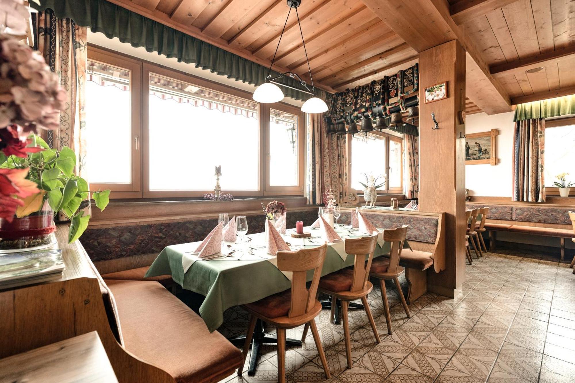 Gasthof Pension Berghof Hippach Exterior photo